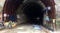 Pembuatan terowongan tersebut dimulai sekitar bulan November 2016. Terowongan tembus sekitar bulan Desember 2018, saat ini proses pembetonan, paket 2 ini  progres 58 persen. Rencananya pengalihan aliran sungai melalui terowongan direncanakan November atau Desember 2020.