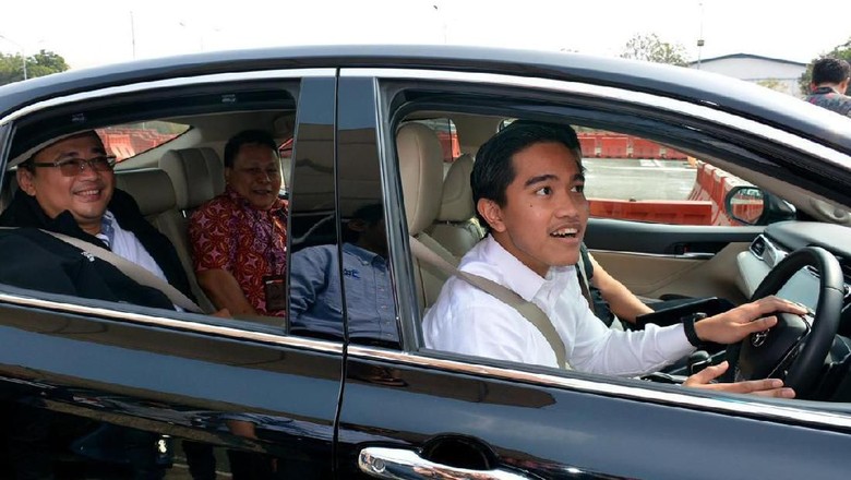 Tengku Zul Tarik Garis Lurus Beijing-Ibu Kota Baru, Kaesang Colek Jokowi Tengku Zul Tarik Garis Lurus Beijing-Ibu Kota Baru, Kaesang Colek Jokowi