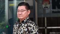 PT WAE merupakan perusahaan penanaman modal asing yang menjalankan bisnis dealer hingga servis berbagai merek mobil yakni Jaguar, Bentley, Land Rover dan Mazda.