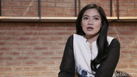 Berbagai asam garam kehidupan sudah dicicipi artis berusia 37 tahun itu.