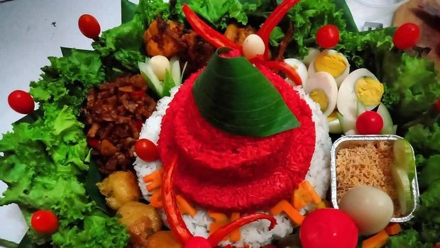 nasi tumpeng