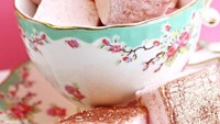Selain itu hadir juga varian marshmallow yang menarik perhatian. Namanya Rose Gold Marshmallow, tampilannya cantik dan penuh warna. Foto: XO Marshmallow