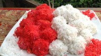 Tak mau kalah, jajanan tradisional yang dikenal dengan sebutan klepon ini juga dibuat dengan nuansa merah putih. Begitupun dengan parutan kelapanya. Foto: Istimewa