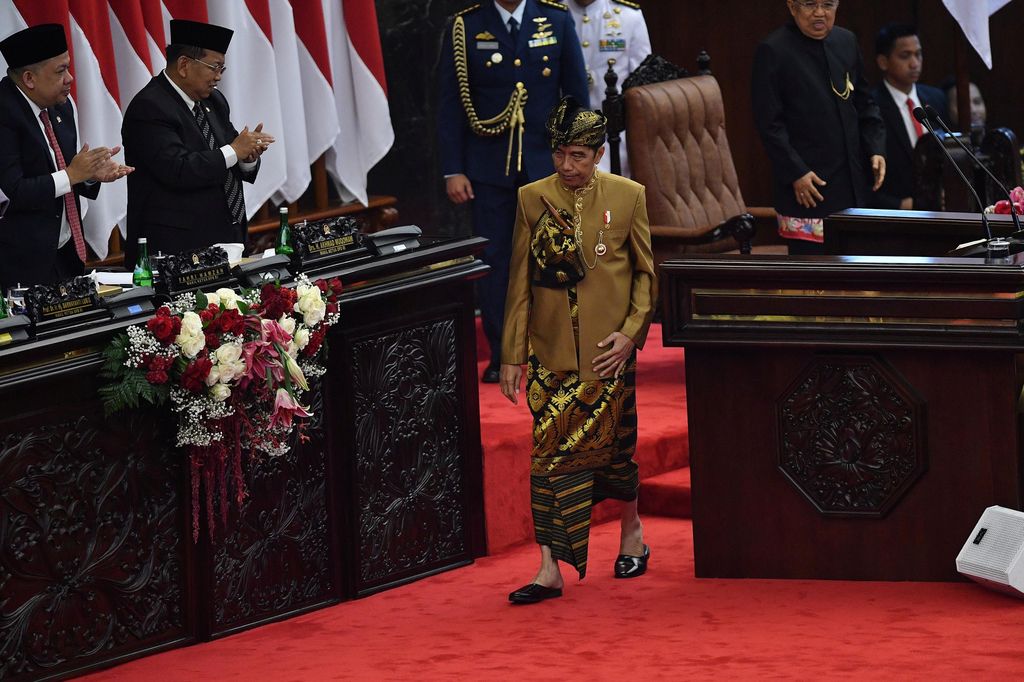 Indonesia President Joko Widodo gestures while delivering a speech in front of the parliament members ahead of Independence Day, at the parliament building in Jakarta, Indonesia, August 16, 2019 in this photo taken by Antara Foto.  Antara Foto/Sigid Kurniawan/ via REUTERS   ATTENTION EDITORS - THIS IMAGE WAS PROVIDED BY A THIRD PARTY. MANDATORY CREDIT. INDONESIA OUT.