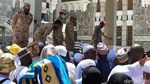 Salat Jumat di Bawah Panas 42 Derajat