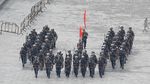 Tentara China Latihan di Perbatasan Hong Kong, Ada Apa?