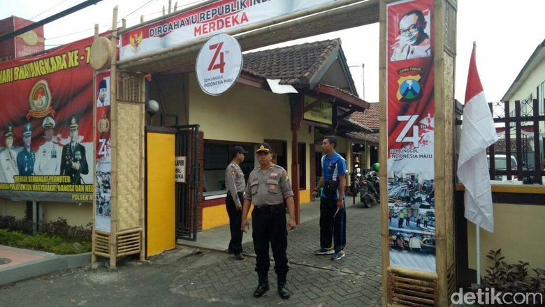 Sambut HUT RI, Polres Banyuwangi Gelar Lomba Gapura Antar Polsek Sambut HUT RI, Polres Banyuwangi Gelar Lomba Gapura Antar Polsek