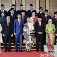 Di sidang tahunan 2019, Iriana Jokowi tampil ayu dalam balutan kebaya model baju kurung yang dipadu batik motif parang. (Foto: Andhika Prasetya/detikcom)