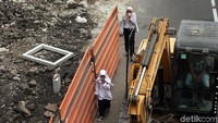 Penataan jalur pedestrian ini dilakukan untuk memberikan kenyamanan bagi para pejalan kaki, terutama disabilitas.
