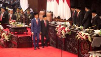 Dalam sidang tersebut Presiden Joko Widodo memberikan pidato kenegaraan.