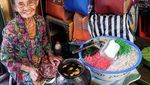 Berusia Hampir 100 Tahun, Para Penjual Makanan Ini Tetap Semangat Lestarikan Kuliner Indonesia