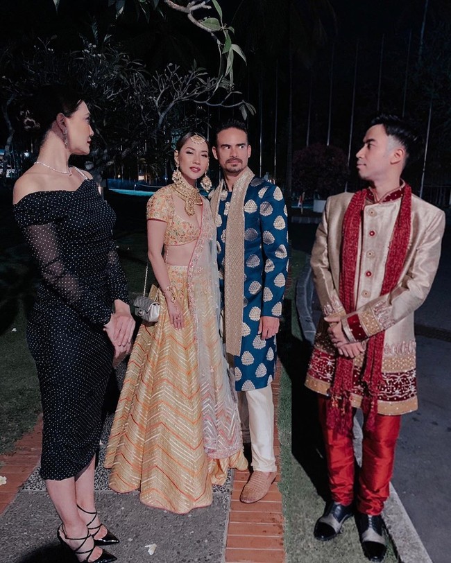 Di jajaran selebriti pria yang menghadiri pernikahan Amrit Punjabi dan Sanjana itu, ada juga nama Vidi Aldiano. Sang penyanyi mengenakan baju formal tradisional India dalam nuansa emas dan merah. (Foto: Instagram)