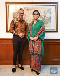 Cerita Designer di Balik Tampilan Kebaya Hijau Sri Mulyani 