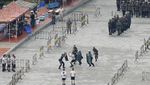 Tentara China Latihan di Perbatasan Hong Kong, Ada Apa?