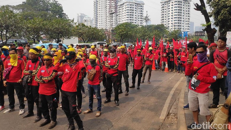 Tolak Revisi UU Ketenagakerjaan, Kasbi: Buruh Semakin Dirugikan Tolak Revisi UU Ketenagakerjaan, Kasbi: Buruh Semakin Dirugikan