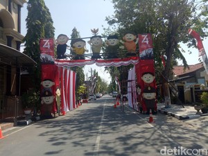 Masuk ke Polres Lamongan, Anda Bakal Disambut Ramah Lima Bocah Ini