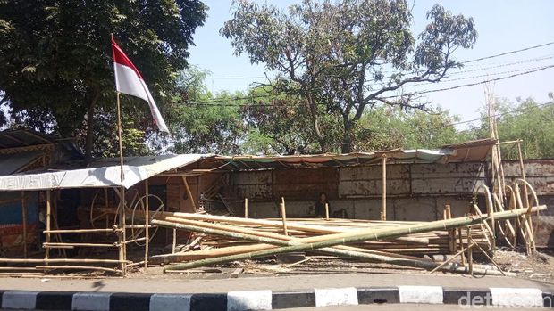 Hari Kemerdekaan, Pedagang Bambu-Pinang di Bandung Ketiban Untung