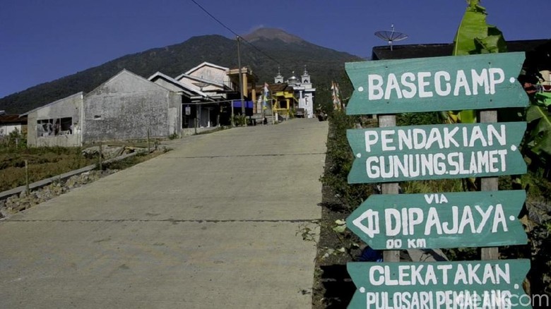 Sepekan Gunung Slamet Berstatus Waspada, Jalur Pendakian Masih Ditutup Sepekan Gunung Slamet Berstatus Waspada, Jalur Pendakian Masih Ditutup