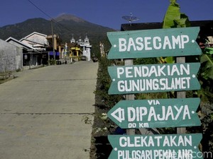 Sepekan Gunung Slamet Berstatus Waspada, Jalur Pendakian Masih Ditutup
