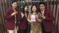 Yenita saat menjadi dosen pendamping mahasiswa program studi S1 Manajemen Fakultas Ekonomi (FE) Untar meraih juara ke 3 pada National Debate Competition Padjajaran Fest & Conference 2018 yang diselenggarakan FISIP Universitas Padjajaran Bandung 1-3 November 2018.