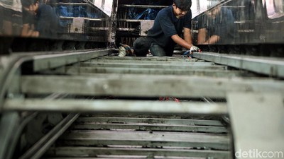 Perawatan dan Pemeliharaan Eskalator JPO Salemba