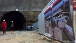 Melihat Terowongan Pengelak Aliran Sungai Bendungan Leuwikeris