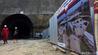 Fungsi dari terowongan tersebut untuk pengelak aliran sungai karena pembangunan bendungan bisa dilaksanakan ketika aliran sungai ditutup. Tapi aliran sungai Citanduy masih bisa dimanfaatkan oleh masyarakat.