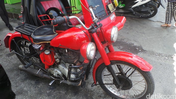 BSA, Motor Zaman Penjajahan yang Kini Jadi Becak di Siantar BSA, Motor Zaman Penjajahan yang Kini Jadi Becak di Siantar