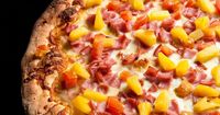 Sering Makan Pizza dengan Topping Semangka, Pria Ini Dikritik Habis