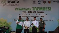 Djarum Foundation Hijaukan87 KM Ruas Tol Ngawi-Kertosono