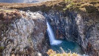 Kolam pertama adalah yang terdalam dengan air terjun tertinggi. Tapi semakin ke hilir, air terjun akan semakin pendek dan kolamnya cetek. (iStock)