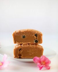 Kreasi Mooncake Unik, Isi Petai dan Boba yang Kenyal Manis!