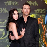 Hubungan Megan Fox dan Brian Austin Green sempat diwarnai putus-sambung sebelum akhirnya benar-benar bercerai tahun ini. Kabarnya, mereka pernah menjalani open relationship saat masih menikah. Mereka setuju untuk melakukan open relationship. Meghan boleh berhubungan dengan pria lain, tapi Brian tidak bisa, kata seorang sumber kepada New York Daily News pada 2009. (Foto: Andreas Rentz/Getty Images for Paramount Pictures International)