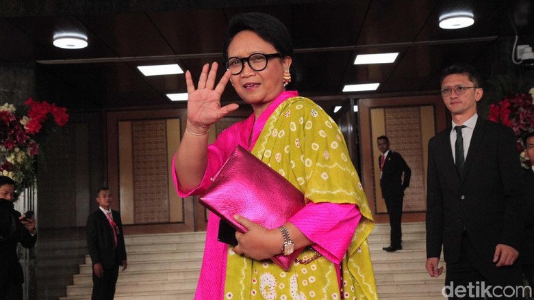 Dampingi Jokowi Terima Tamu, Pratikno-Pramono-Retno Bertahan di Kabinet? Dampingi Jokowi Terima Tamu, Pratikno-Pramono-Retno Bertahan di Kabinet?