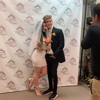 Nama Danielle Cohn tidak lepas dari drama yang kontroversial. Beberapa waktu lalu, dia membohongi publik dengan pura-pura menikah dan hamil dengan mantan kekasihnya Mikey Tua. Mereka melakukan kebohongan tersebut demi meningkatkan followers masing-masing.  Foto: Dok. Instagram/daniellecohn