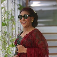 Harapan saya, seperti bunga itu, beliau bisa tetap harum lima tahun ke depan. Tak harus menjadi menteri. Mungkin beliau dipercayakan kembali tapi untuk hal lain, kata Anne.  Foto: Foto: Agung Pambudhhy/Detik