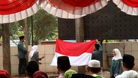 Pengurus Besar Nahdlatul Ulama (PBNU) menggelar upacara HUT ke-74 Republik Indonesia di halaman Gedung PBNU, Jakarta, Sabtu (17/8/2019).
