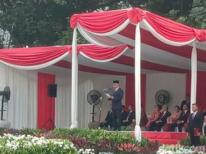 Bos OJK Pimpin Upacara HUT ke-74 RI di Calon Kantor Baru