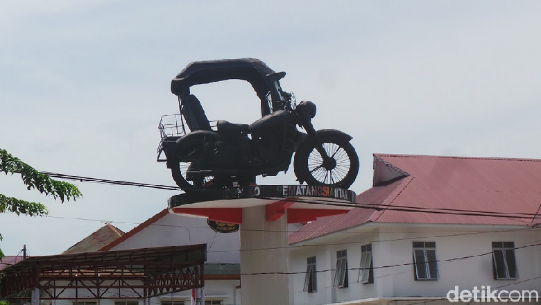 Motor BSA jadi ikon Kota Pematangsiantar Foto: Budi Warsito Motor BSA jadi ikon Kota Pematangsiantar Foto: Budi Warsito