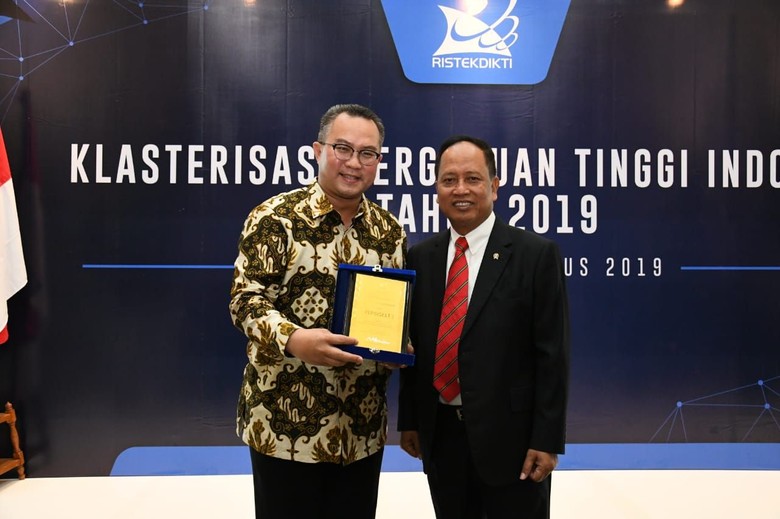 IPB Raih Ranking 3 Perguruan Tinggi Negeri Terbaik Se-Indonesia IPB Raih Ranking 3 Perguruan Tinggi Negeri Terbaik Se-Indonesia