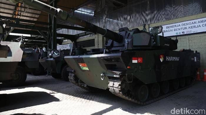 Berbicara mobil nasional, tak mungkin tak membahas PT Pindad (Persero). Perusahaan ini merupakan produsen mobil nasional khusus militer. Penasaran?