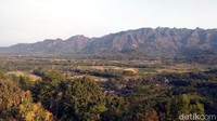 Dari lokasi ini, traveler bisa melihat pemandangan alam maupun pegunungan Menoreh serta Candi Borobudur dari kejauhan. (Eko Susanto/detikcom)