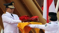 Gubernur DKI Jakarta Anies Baswedan memimpin upacara HUT ke-74 Republik Indonesia di Pulau D Reklamasi, Jakarta, Sabtu (17/8/2019).