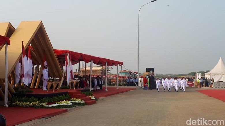 Pimpin Upacara HUT RI di Pulau Reklamasi, Anies Bicara Wajah Baru Jakarta Pimpin Upacara HUT RI di Pulau Reklamasi, Anies Bicara Wajah Baru Jakarta
