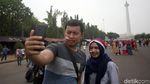 Antusias Warga Menonton Upacara 17 Agustus di Monas