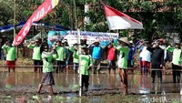  Upacara peringatan HUT ke 74 Republik Indonesia di Banyuwangi digelar berbagai kalangan. Salah satunya kelompok tani Tirto Mulyo di Desa Watukebo, Kecamatan Wongsorejo Banyuwangi.