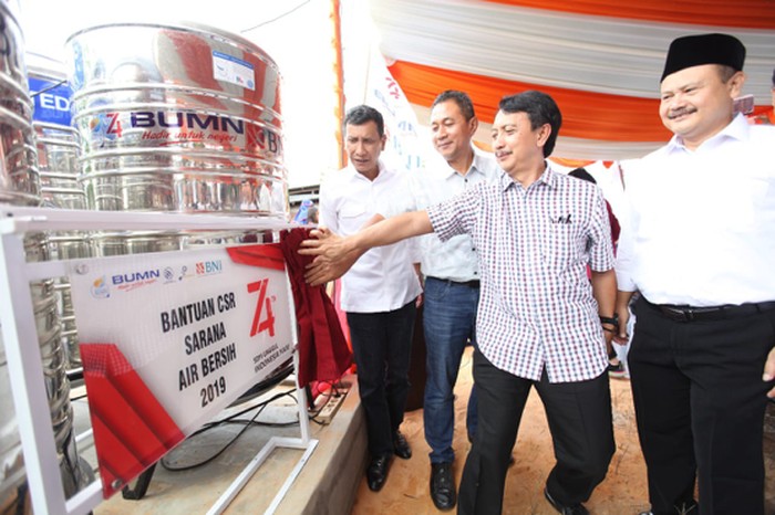 BNI, Pindad, & Dirgantara Indonesia Sediakan Air Bersih & Bedah Rumah
