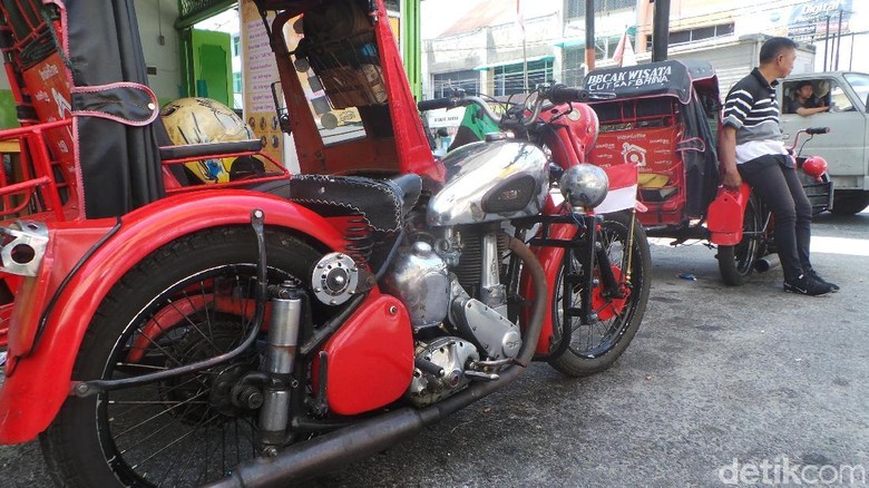 Becak motor BSA di Kota Pematangsiantar Foto: Budi Warsito Becak motor BSA di Kota Pematangsiantar Foto: Budi Warsito