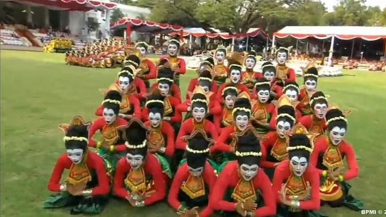 Bojonegoro Menyapa Dunia Dengan Tari Thengul Bojonegoro Menyapa Dunia Dengan Tari Thengul