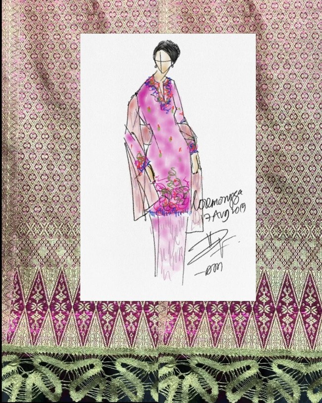 Baju adat yang dikenakan oleh Loemongga merupakan rancangan desainer Didiet Maulana. Dalam Instagramnya, Didiet menjelaskan bahwa baju yang dibuatnya ini merupakan baju kurung. Baju kurung adalah baju bukaan belakang (bisa dengan zipper atau kancing) yang dapat digunakan sebagai busana sehari-hari. Foto: dok. Instagram @didietmaulana